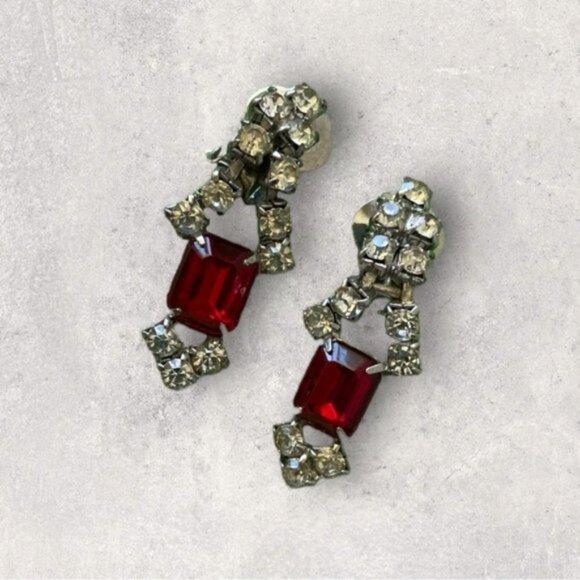 Vintage Emerald Cut Ruby Red & Clear Rhinestone Dangle Clip-on Earrings - Picture 1 of 7